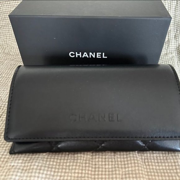 CHANEL:  Acetate Rectangle Sunglasses 5435 - black - Picture 5 of 9